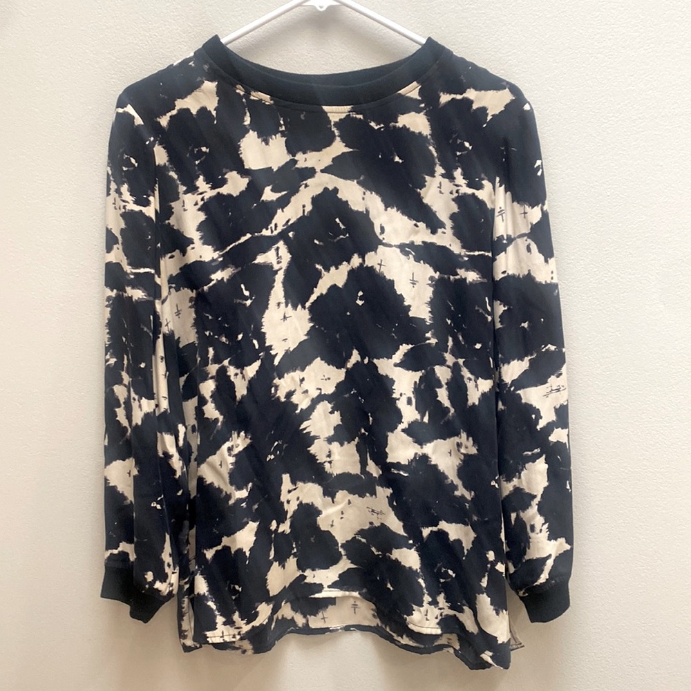 Designer Silk top by Brochure Walker. Size Medium.